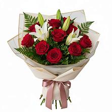 Букет цветов из:  Лилии и Розы в Ильинской