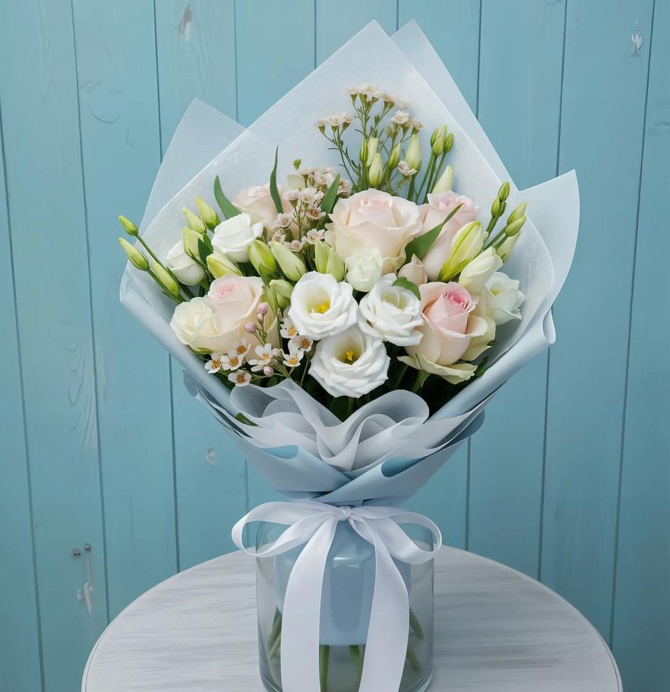 Букет цветов из: Розы и Лизиантусы в Ильинской