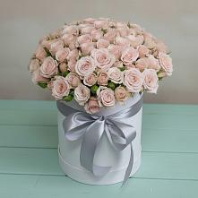 Цветочная композиция из Розы в шляпной коробке в Ильинской