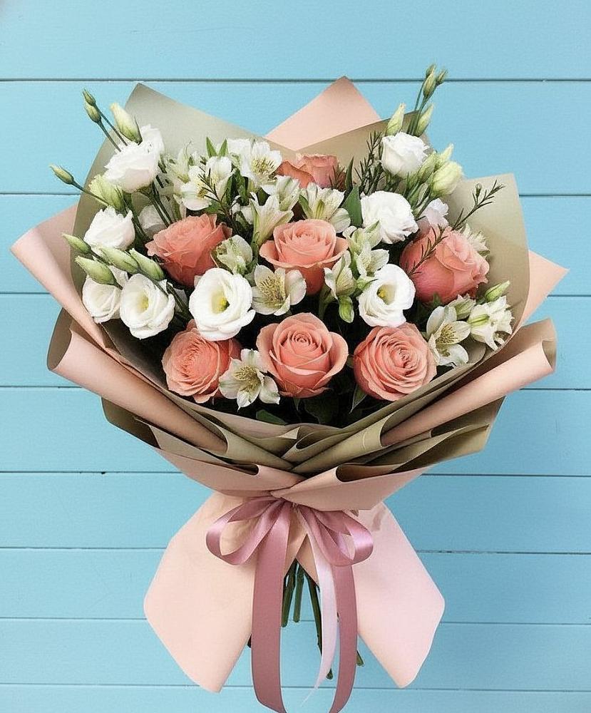 Букет цветов из: Розы, Альстромерии и Лизиантусы в Ильинской