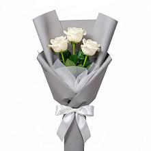 Букет 3 белые розы в Ильинской