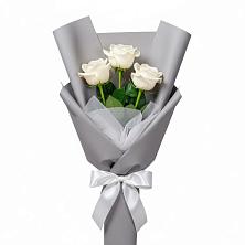 Букет 3 белые розы в Ильинской
