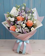 Букет цветов из:  Лизиантусы, Розы, Альстромерии и Гипсофила в Ильинской