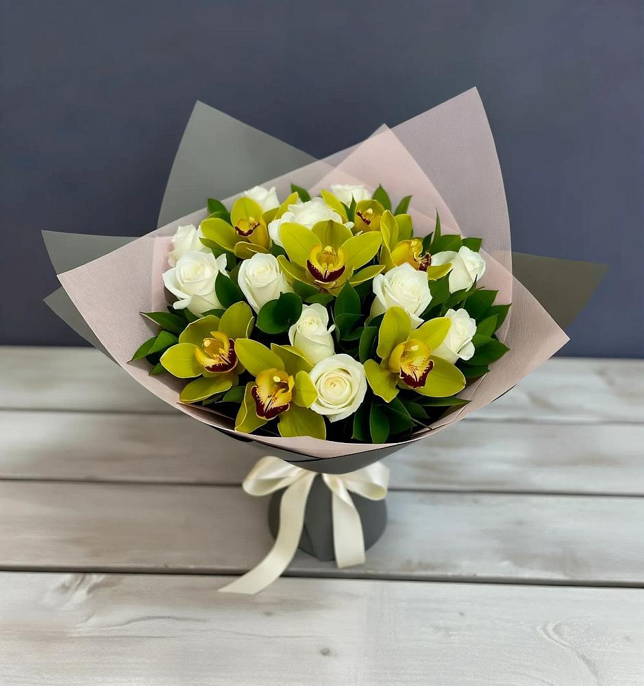 Букет цветов из: Орхидеи и Розы в Ильинской