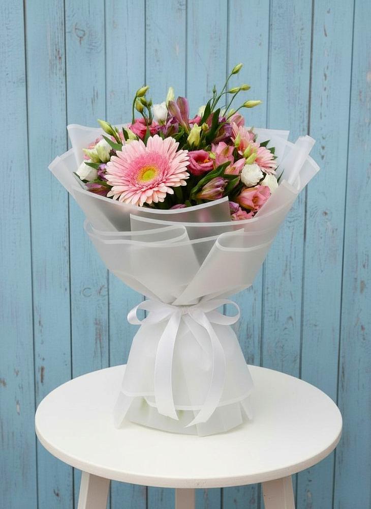 Букет цветов из: Герберы, Альстромерии и Лизиантусы в Ильинской