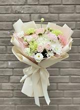 Букет цветов из:  Гвоздики, Розы, Лизиантусы и Хризантемы в Ильинской