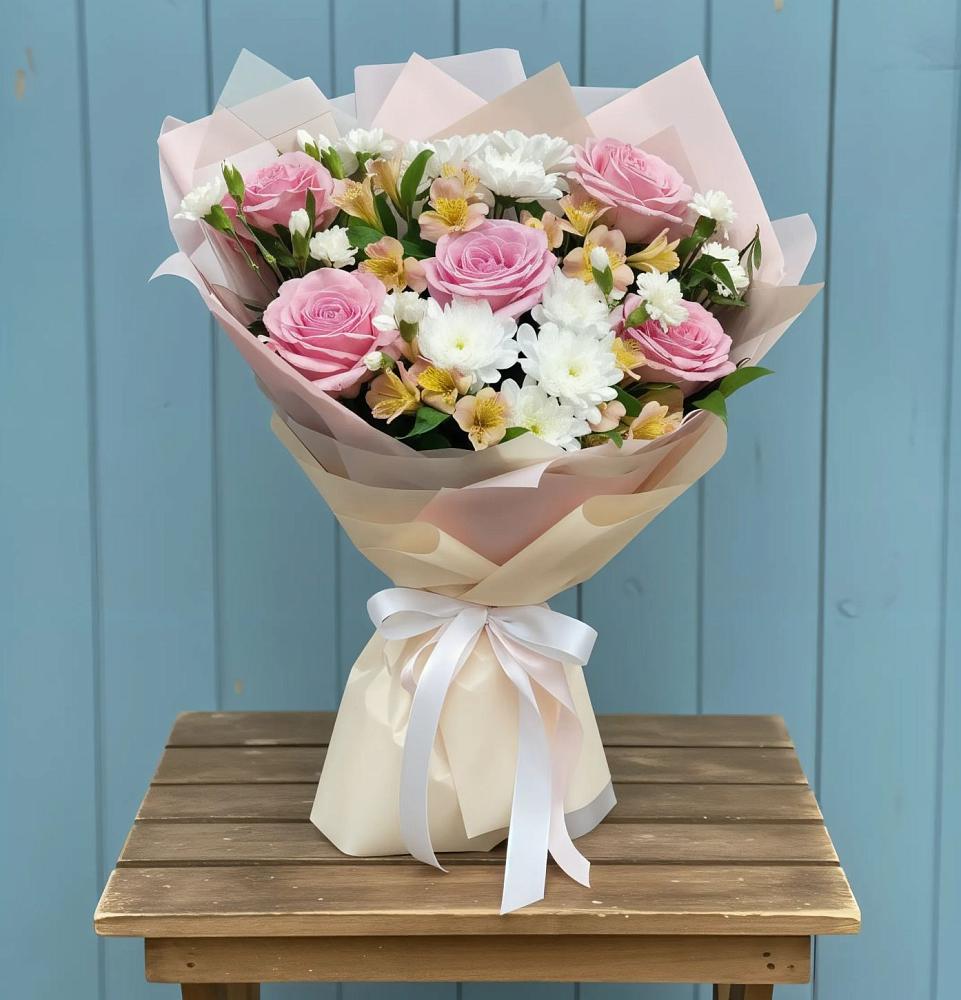 Букет цветов из: Гвоздики, Орхидеи и Розы в Ильинской