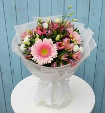 Букет цветов из:  Герберы, Альстромерии и Лизиантусы в Ильинской