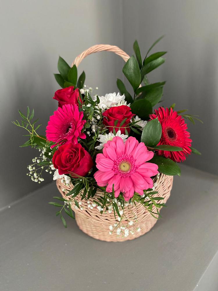 Цветочная композиция из Розы, Хризантемы и Герберы в корзине в Ильинской