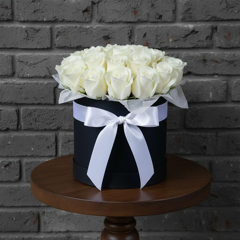 Цветочная композиция из Розы в шляпной коробке в Ильинской