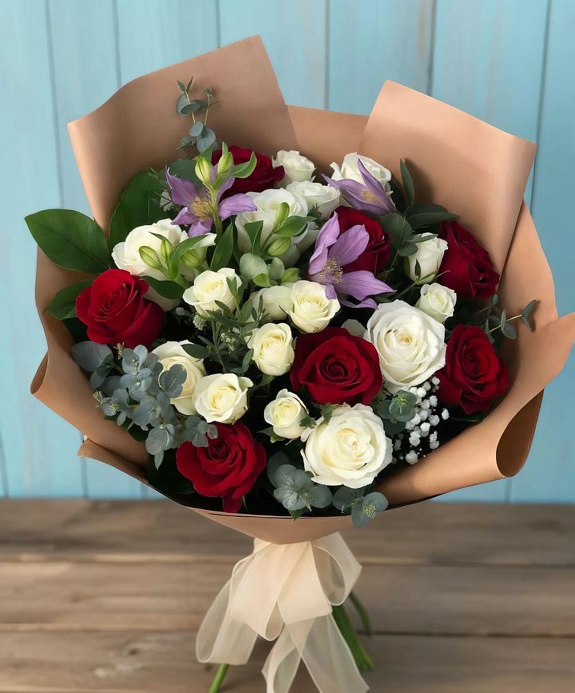 Букет цветов из: Розы и Альстромерии в Ильинской