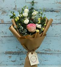 Букет цветов из:  Розы и Лизиантусы в Ильинской