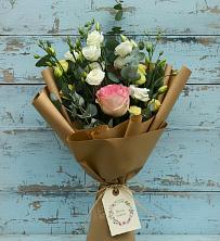 Букет цветов из:  Розы и Лизиантусы в Ильинской