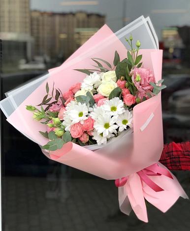 Букет цветов из: Розы, Лизиантусы и Хризантемы в Ильинской